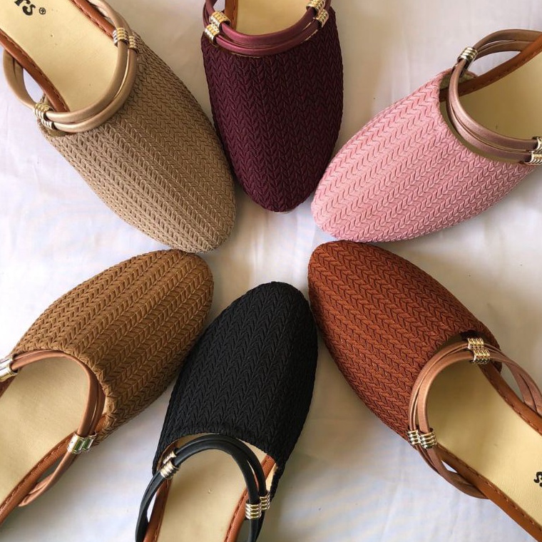 [CODEBARANG587TAY] Sandal Selop Wanita Terbaru Kickers Sepatu Wanita Terbaru Kekinian Sepatu Cewek R