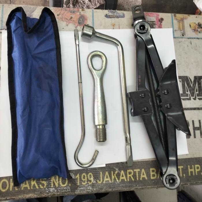 Dongkrak Mobil Honda Jazz/Brio/City