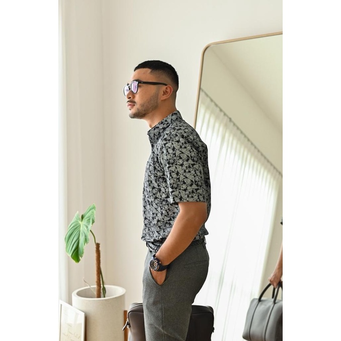 Terbaru Broodis Kemeja Batik Pria Lengan Pendek Winter Signature