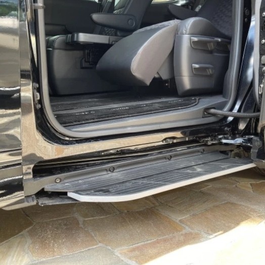 Promo Foodstep Toyota Voxy 90 2022 +