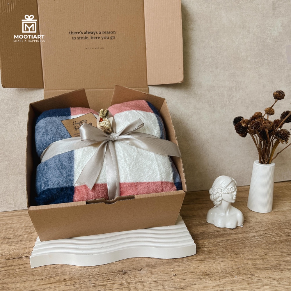 [MOOTIART.ID] HAMPERS SELIMUT COUPLE - Hampers selimut hampers couple wedding gift kado pernikahan h