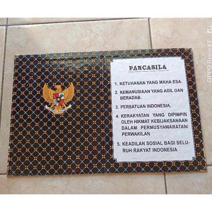 

✓ Map upacara hitam. map petugas upacara. map murah isi 5. map teks pancasila. doa. tata upacara. janji siswa. pembukaan uud 1945. ready stok
