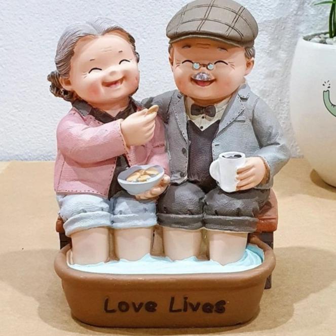 Pajangan kakek nenek spa pajangan kakek nenek relax