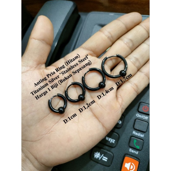 Anting ring pria titanium hitam,Anting cowok hitam stainless steel anting Korea pria