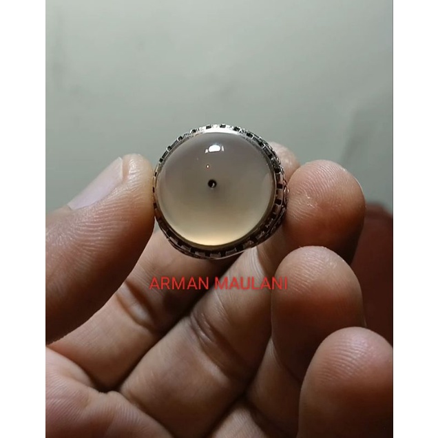 Batu Anggur Classik Natural Combong Rambut saga