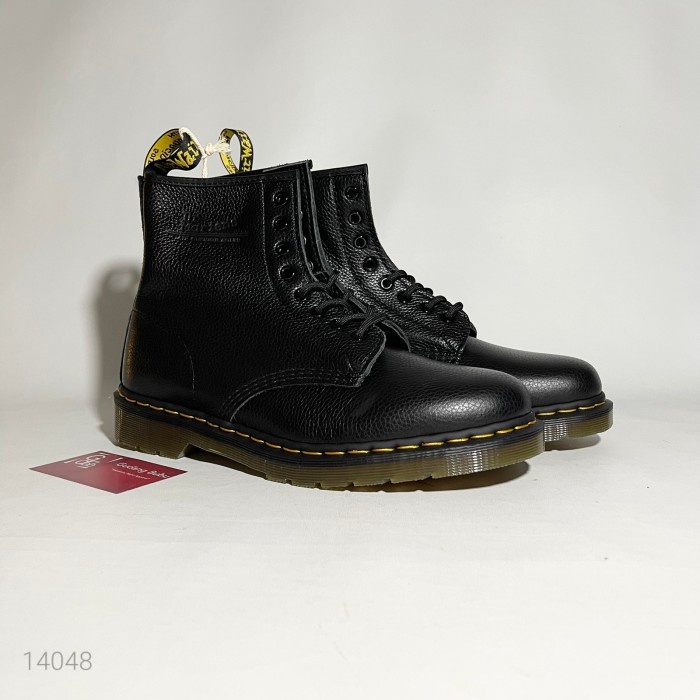 DOCMART BOOTS DR MARTENS 1460 PASCAL VIRGINIA 8 HOLE BLACK LEATHER ORIGINAL