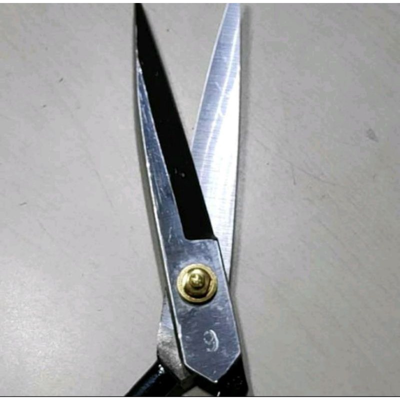

Gunting Kain 9 Inch