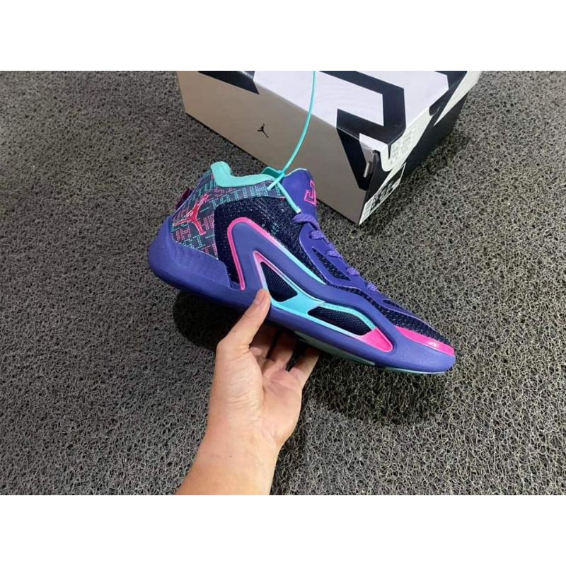 SEPATU BASKET JORDAN TATUM 1 HESI TATUM