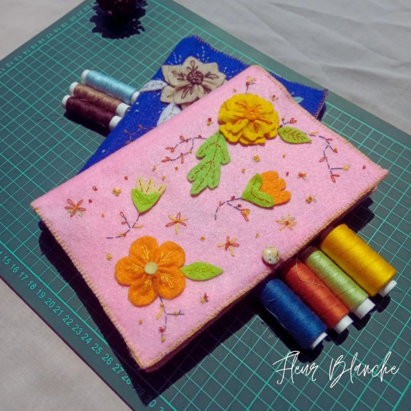 

Buku A5 dengan Cover Handmade Kain Flanel/Felt