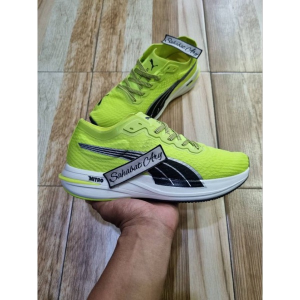 Sepatu Deviate Nitro Yellow Alert