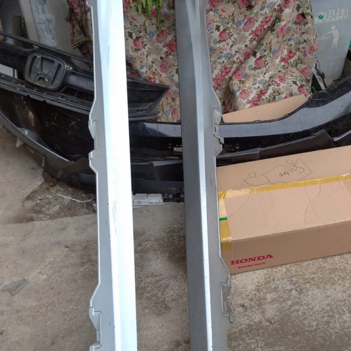 {BEKAS} sideskirt trisplang mobilio rs Limited