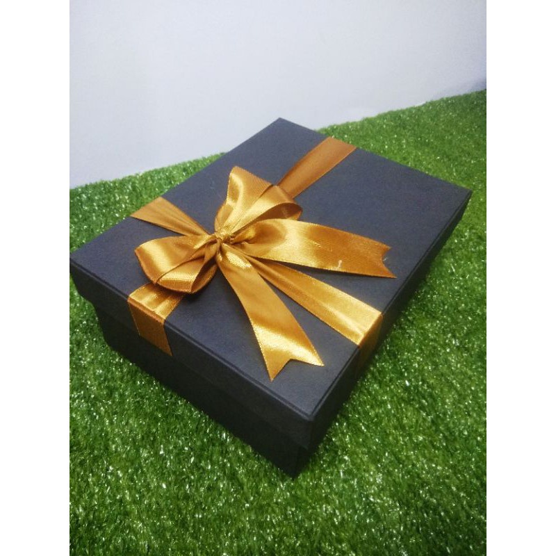 

Kotak Kado 21X15,5X8 Cm Berpita