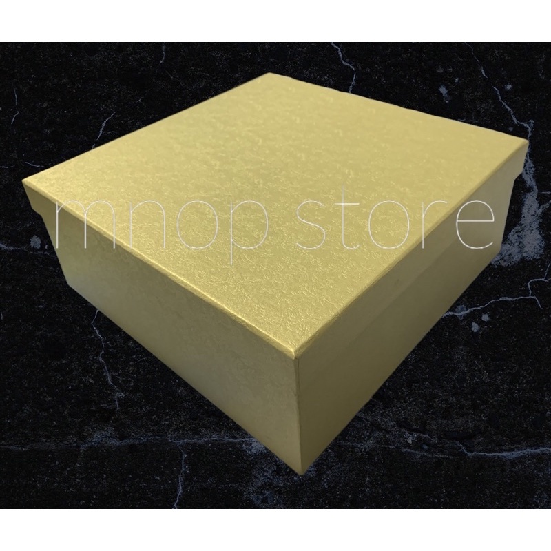 

Kotak Kado Size 25X25 Tinggi 10Cm