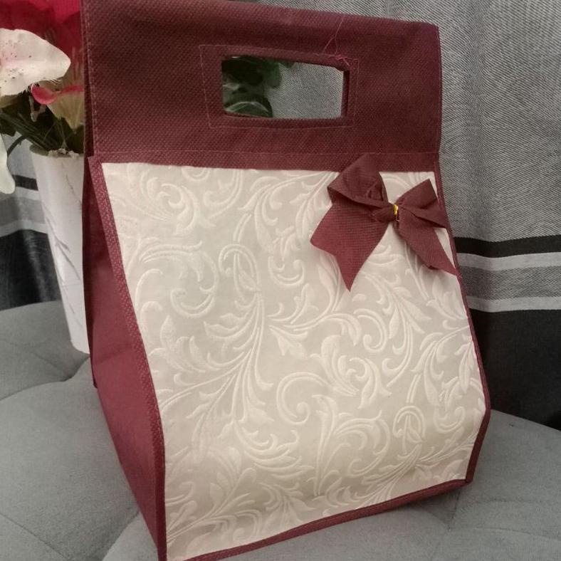 

Baru tas hajatan embos bambu kombinasi 22 ketebalan 75 GSM .,
