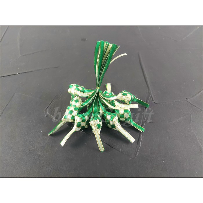 

Hiasan Idul Fitri -Ketupat Hijau Tua Putih ,Lebar 0.6 cm;1Pack 12 pcs