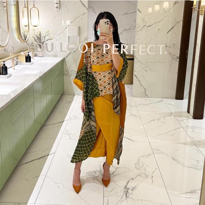 Prambanan Set / Setelan Batik