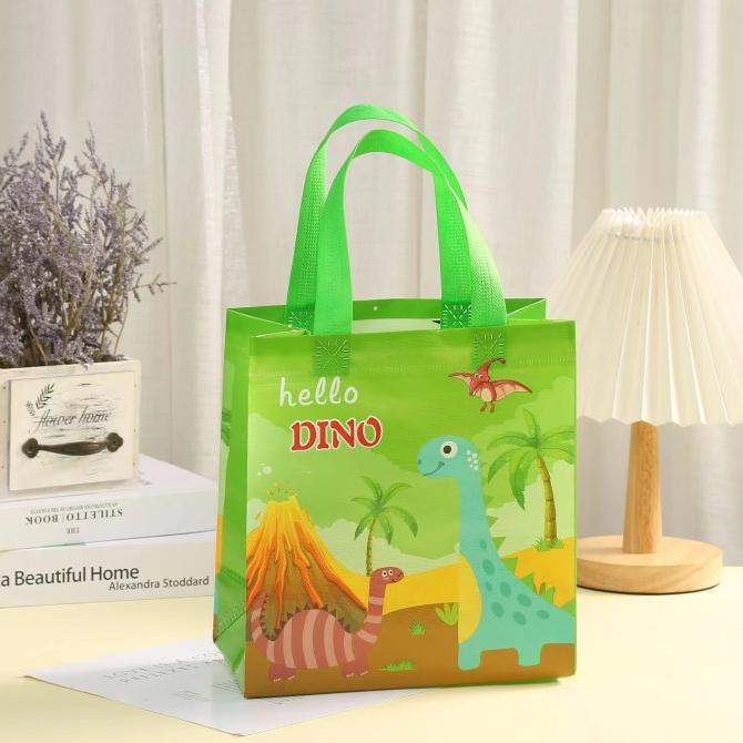 

Tas Goodie Bag Souvenir Ulang Tahun Motif Dinosaurus Anak Anak Kode 74