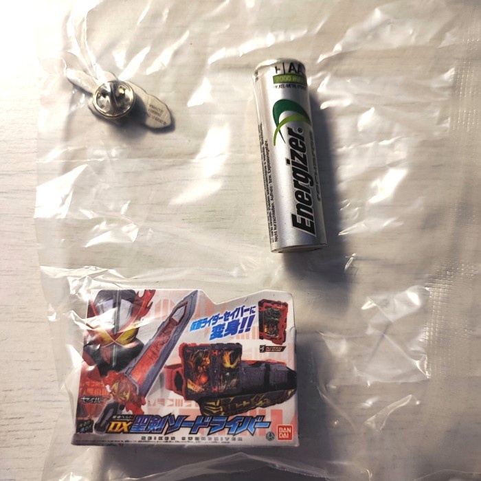 bandai kamen rider saber dx miniature toy box + belt pin gashapon ori telorayampuyuh