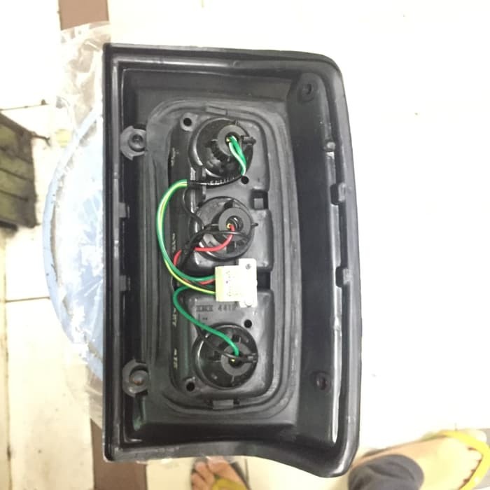 Lampu Belakang Stoplamp Kiri Nissan Patrol Y60 KTT Original star