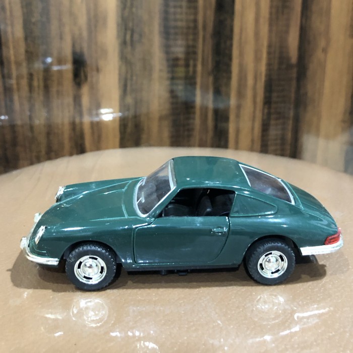 diecast / die cast classic car porsche gt spirit emerald