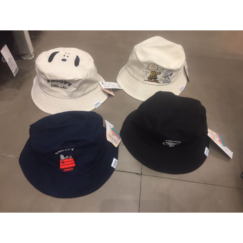 MINISO SNOOPY BUCKET HAT