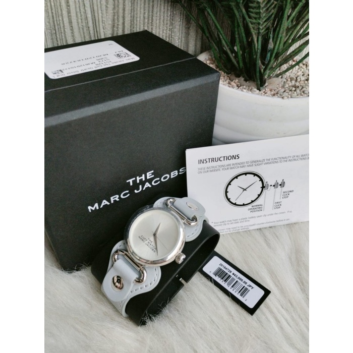 JAM THE CUFF QUARTZ SILVER DIAL LADIES WATCH MJ0120184728