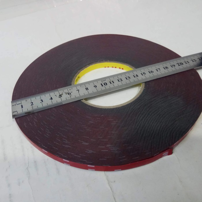 

Lem Bolak Balik 3M Double Tape 3M