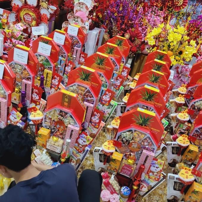 

Terlarisss - Paket Dekorasi Hampers Imlek Parcel Hadiah Kue Kering 001 - Langsung Kirim