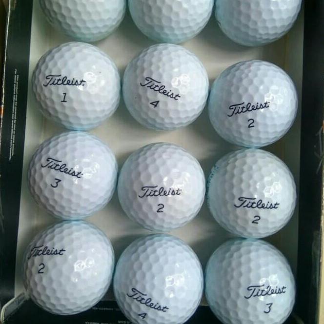 Bola golf Titleist tour soft