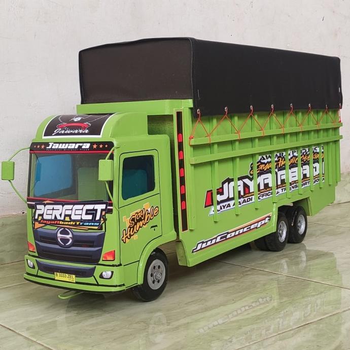 Miniatur mobil truk tronton oleng kayu Hino mobilan mainan anak P70 cm
