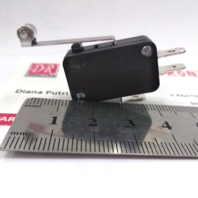 

Klik Saklar Limit Switch on off roda badan lebih 1,5cm 15a 125vac dre3 Segera Dapatkan