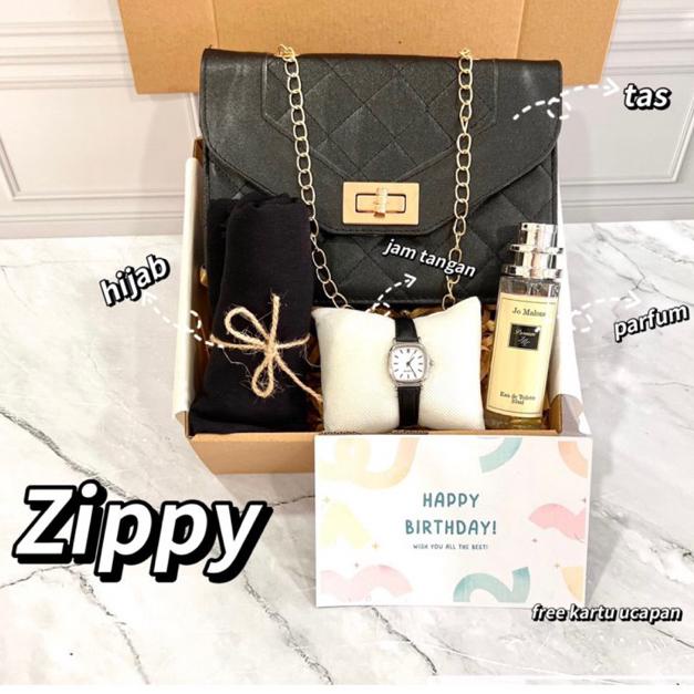 

PREMIUM BLK HIJAB HAMPERS KADO GIFT BOX HADIAH BELLA SQUARE PASHMINA HARI IBU JILBAB KERUDUNG SEGIEMPAT ULANG TAHUN VALENTINE ANNIVERSARY WEDDING BIRTHDAY GRADUATION LEBARAN WISUDA PERNIKAHAN PACAR RAMADHAN Kualitas no 1