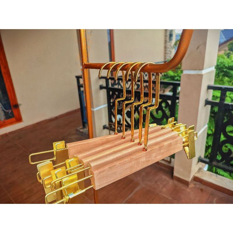 Hanger kayu jepit premium || Hanger kayu jepit import || Hanger kayu jepit gold || Hanger kayu impor