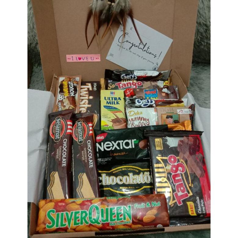 

MURAH Hampers Snack Box Ulang Tahun / wisuda / anniversary/ PAKET COKLAT Promo