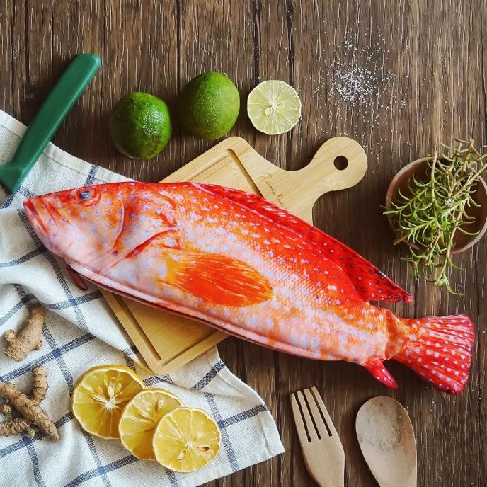 

Pencil Case Ikan Kerapu Merah untuk Sekolah