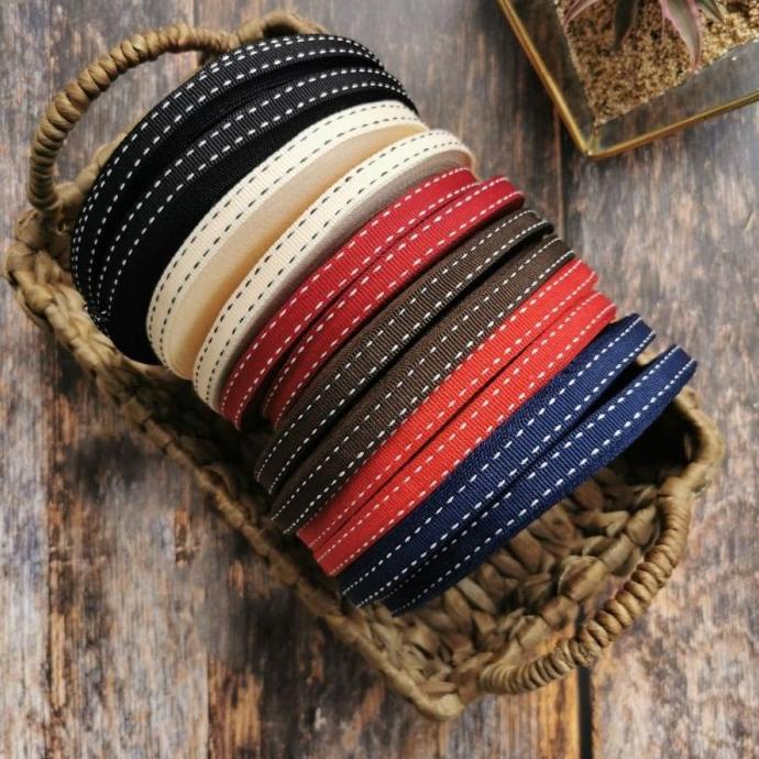 

<<<<<] Pita Kado Organdi Hias Tali Grosgrain Motif Bintik Per Meter