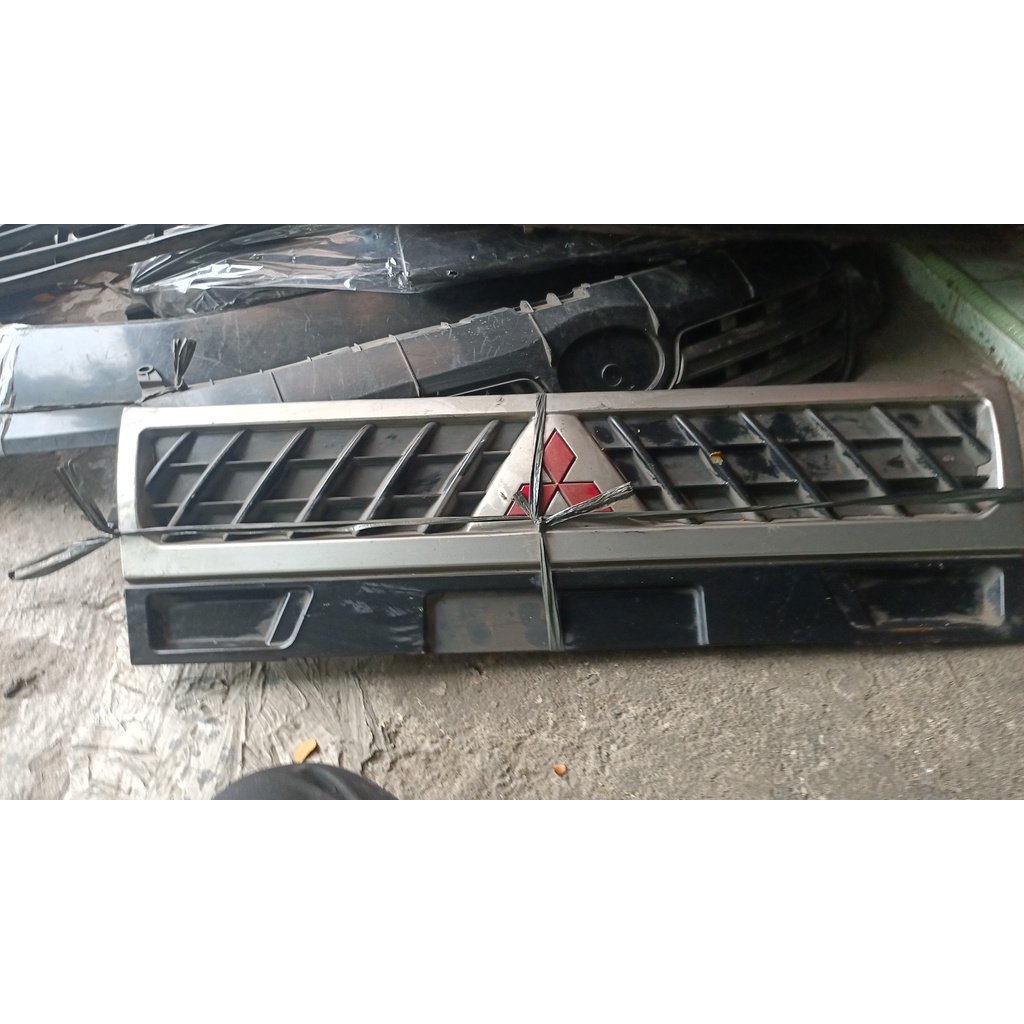 Front grill rambang Mitsubishi l300 original