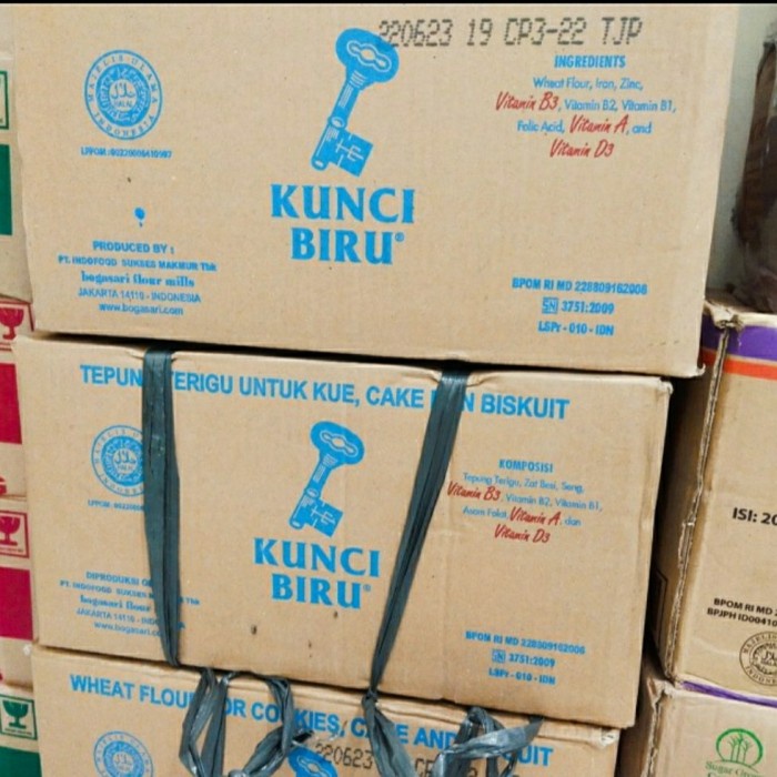 

Tepung Terigu Kunci Biru 1Kg perdus 12 pcs khusus ekpedisi reguler