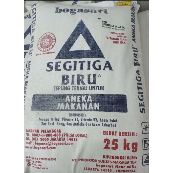 

Tepung terigu segitiga biru 25 kg bogasari 1 bal karung