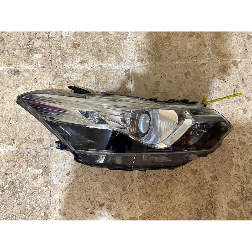 headlamp vios gen 3 original 100%