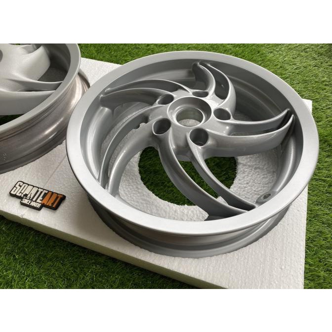 Velg Fly Original Piaggio Silver Anodized Ring 12 Untuk Vespa Matic