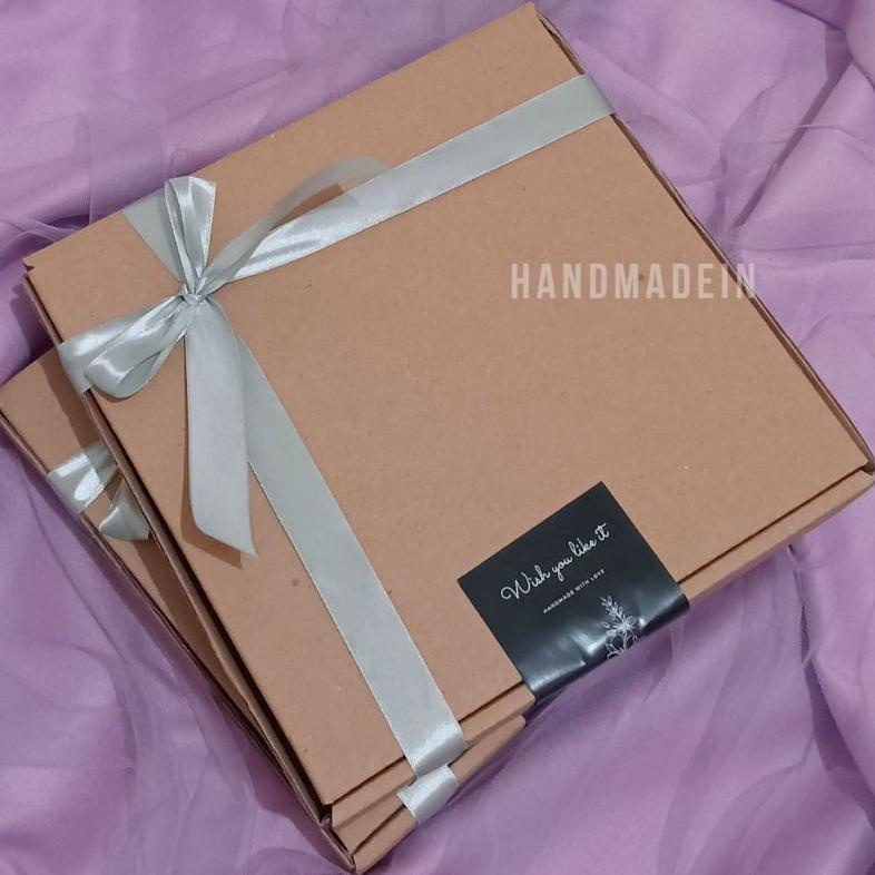 

Big Sale [Ready] Hampers Gift Hijab Special Box Pilih Warna Kado Ulang Tahun Wisuda Birthday Graduation Wedding Gift Murah