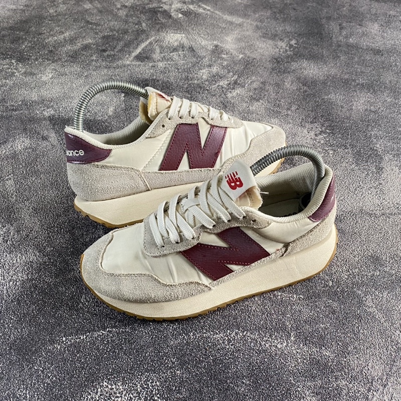 New Balance 237