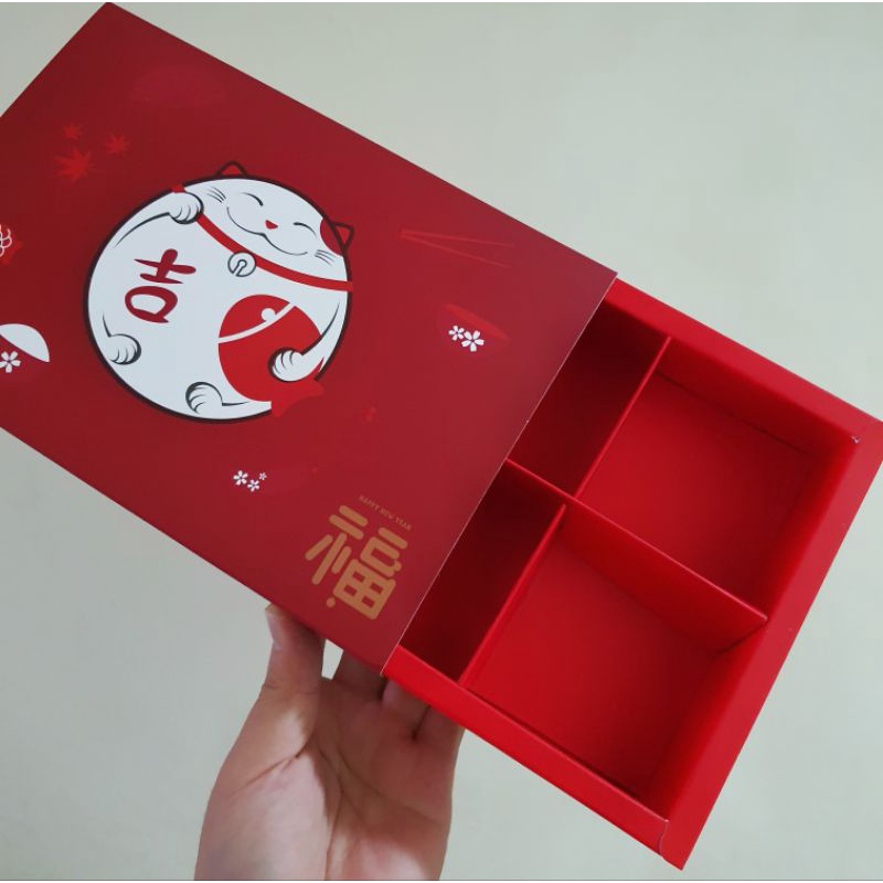 

5 pcs dus box eggtart imlek lucky cat merah sekat 6 size 7.5 cm