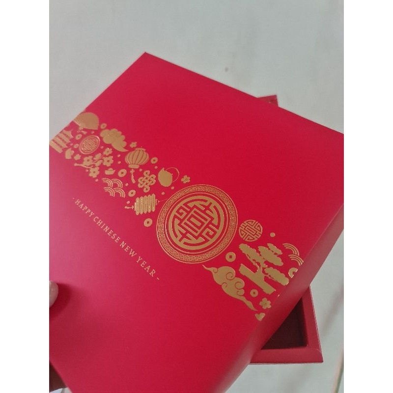 

5 pcs dus box merah nastar imlek motif cny gold sekat 25 size 3.5 cm