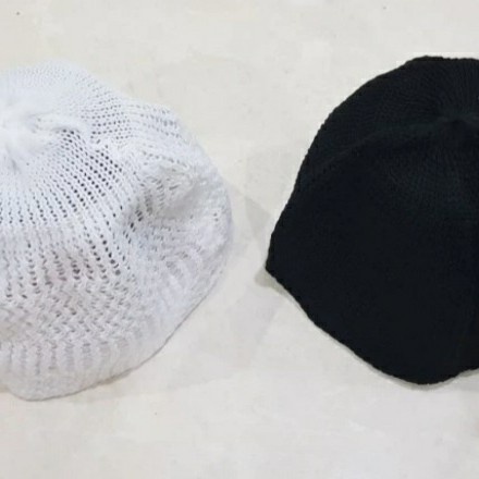 Kopiah Peci Songkok Rajut Nanas Tebal Hitam Putih Polos Haji