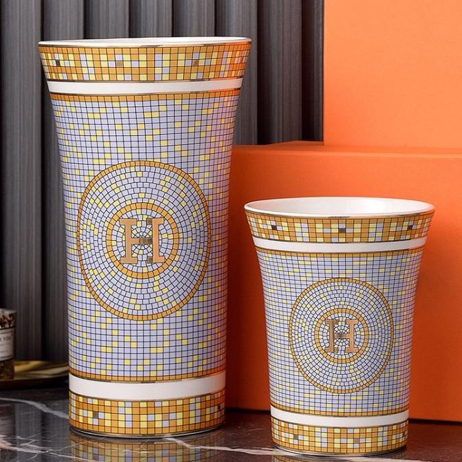 Vas Bunga Hermes Ceramic Vas Luxury Decoration