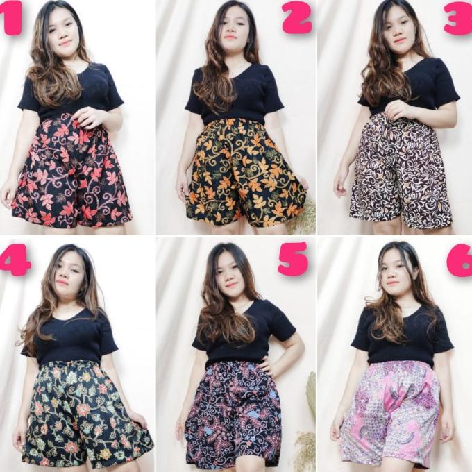Celana Pendek Batik Jumbo Wanita