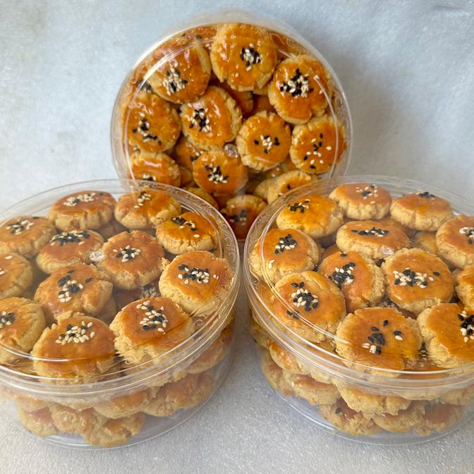 

Dm - Sv Kue Kering Chuikaoso Ukuran Toples 450 Gram