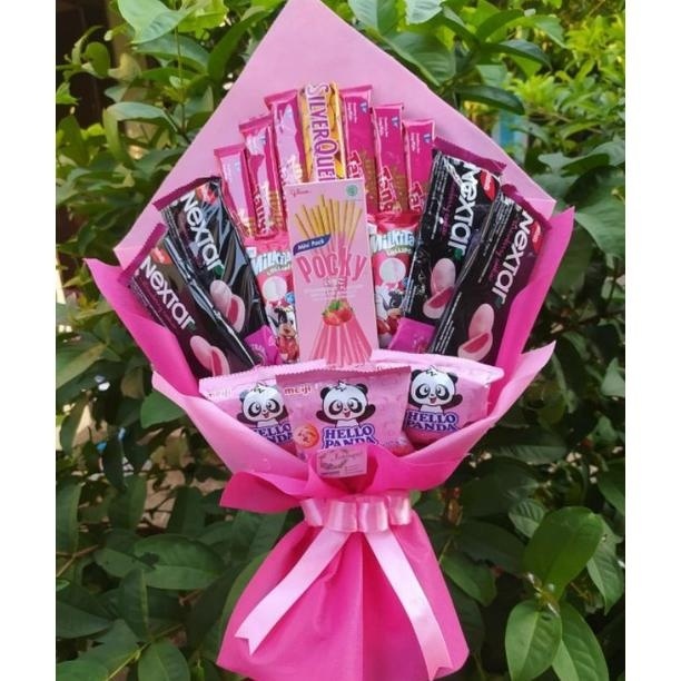 

TRY (S) Buket PINK CANTIK SILVERQUEEN MINI/paket/bingkisan Snack Ulang Tahun/Ultah/ Wisuda/Kado/Hadiah Pacar/sahabat/Sidang skripsi/seminar/santunan anak yatim TERLARIS